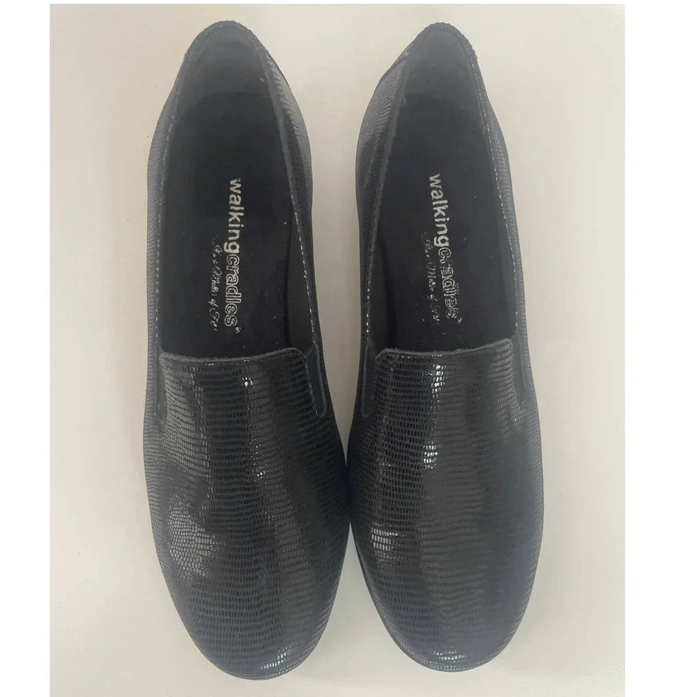 Walking Cradles Benson Slip-On Comfort Loafer Flat Women's Shoes 7.5M - Picture 2 of 11